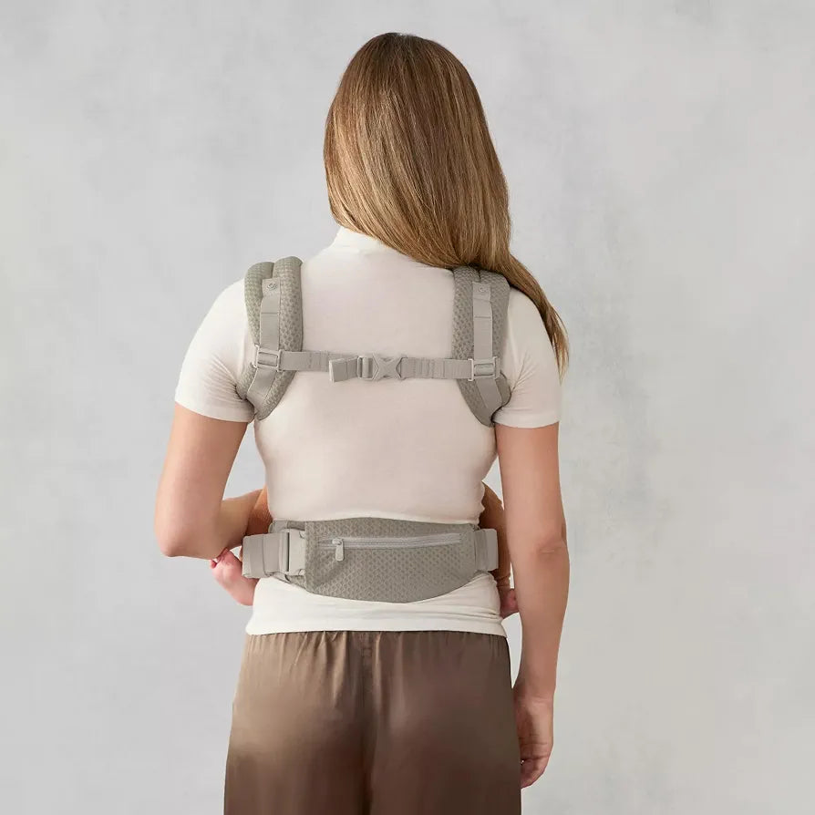 Ergobaby Omni Deluxe Baby Carrier for Newborn to Toddlers 0-48 Months  - 4-Position Breathable Mesh Baby Carrier with Ergonomic Support, Storage Pockets, and Sun Hood - Soft Olive