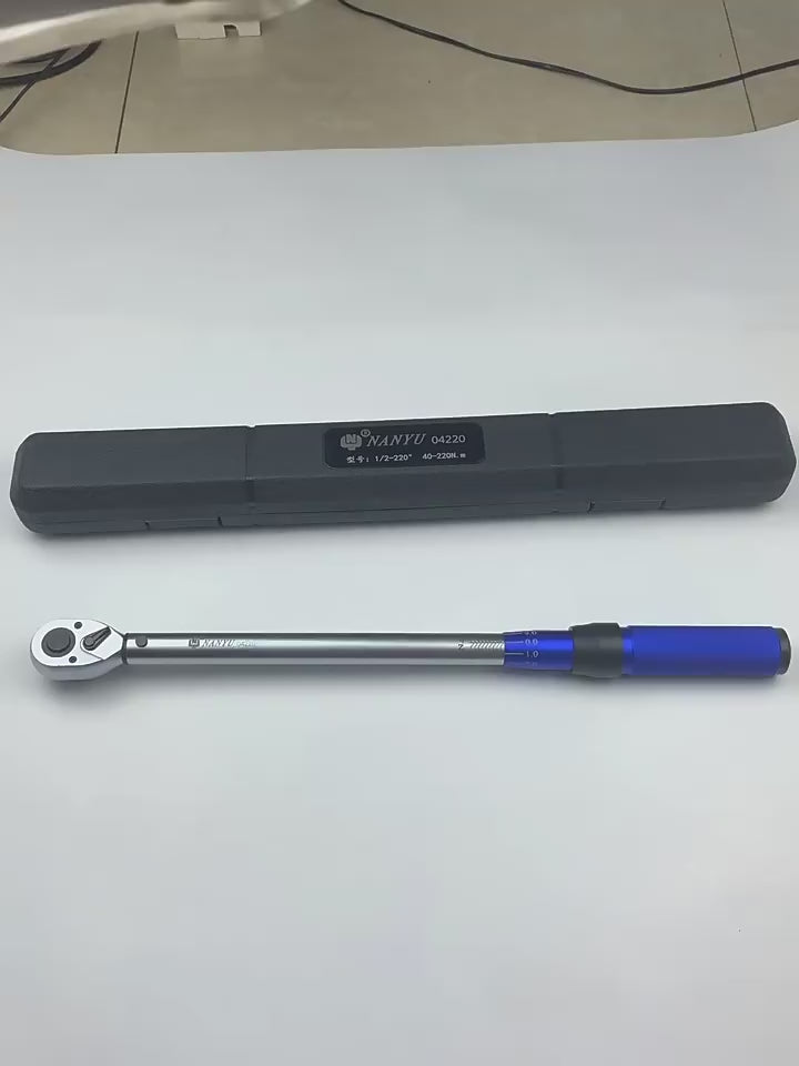 1/2-Inch Drive Adjustable Torque Wrench 20-330Nm Chrome Finish